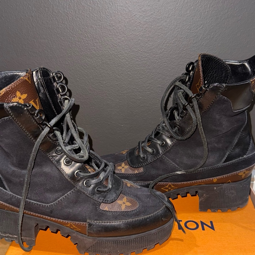 Louis Vuitton Monogram Laureate Black and Brown Boots - Picture 6 of 6